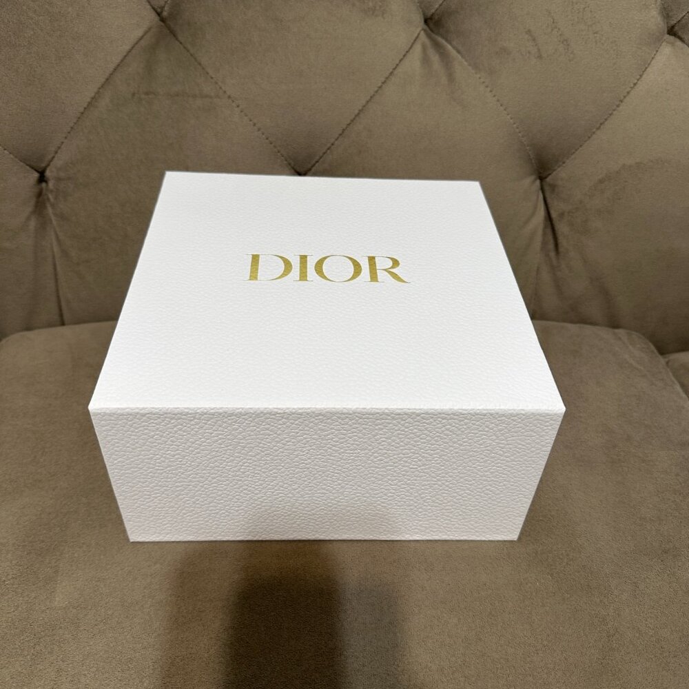 New 2025 Dior Pink Limited Edition Round Cosmetic Bag Silicone Pouch - Picture 8 of 11